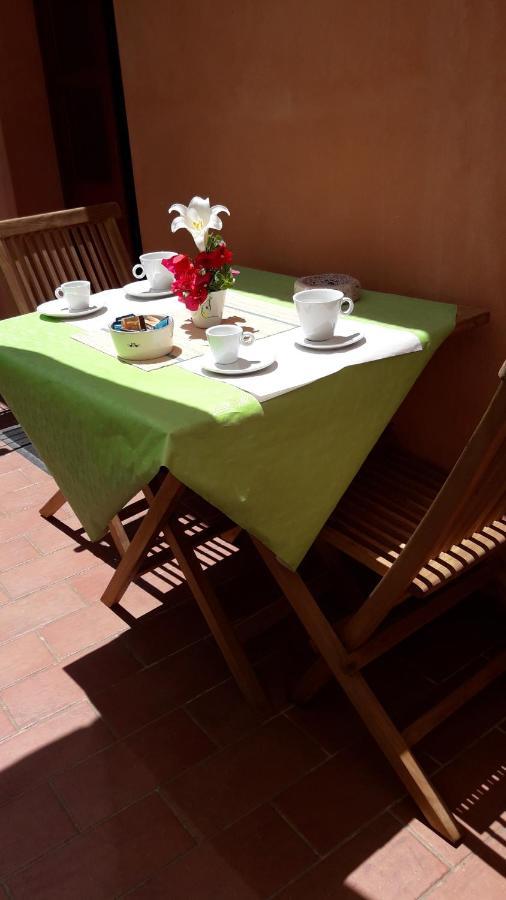 Oasi Ottocento Bed & Breakfast Quartu SantʼElena Exterior foto