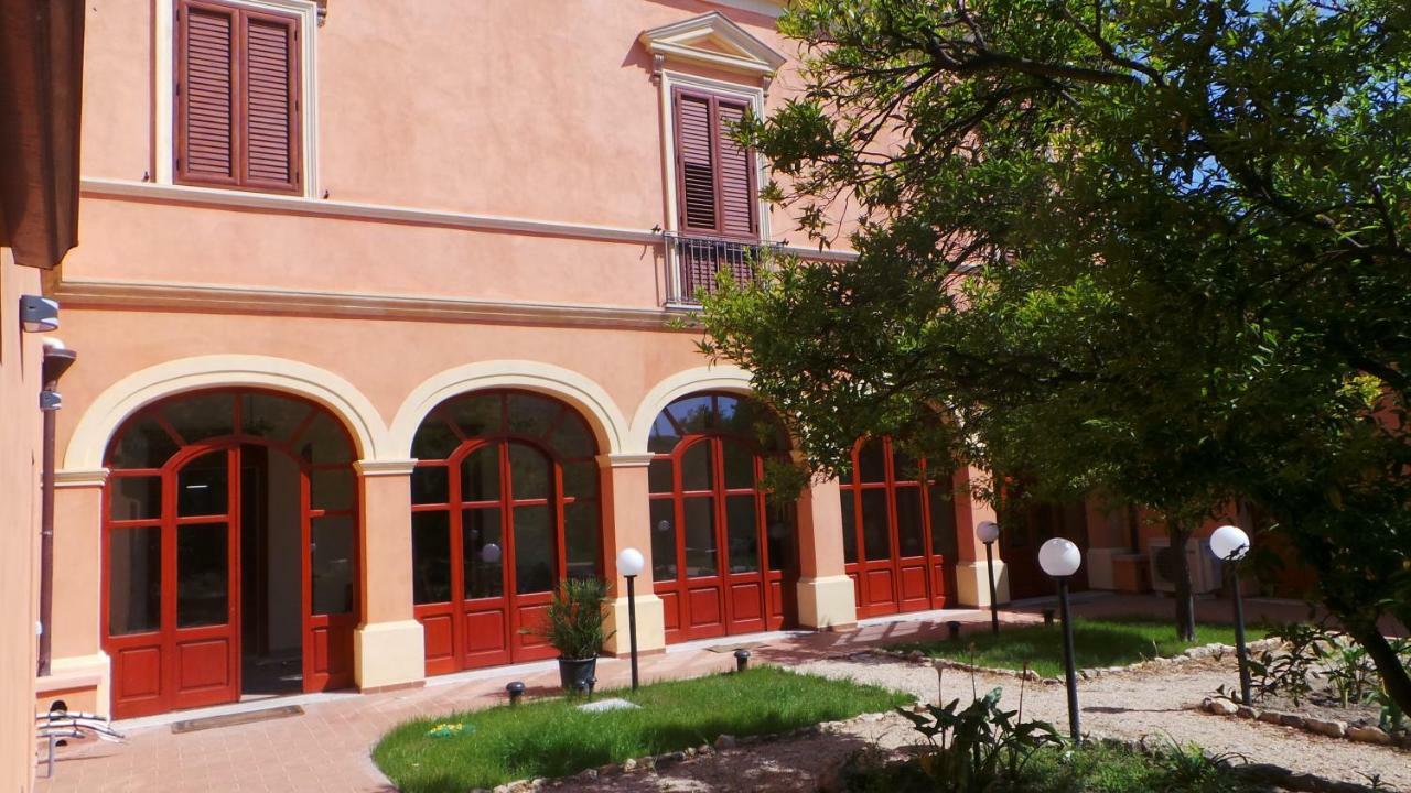 Oasi Ottocento Bed & Breakfast Quartu SantʼElena Exterior foto