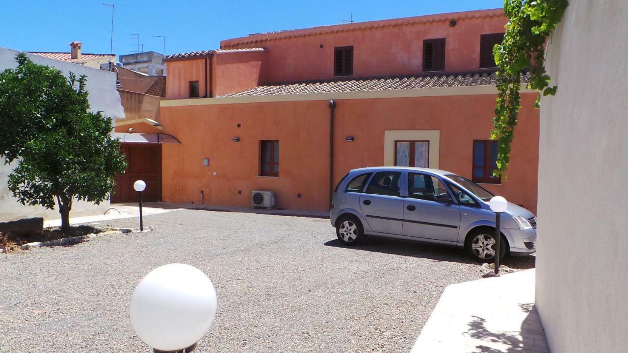 Oasi Ottocento Bed & Breakfast Quartu SantʼElena Exterior foto
