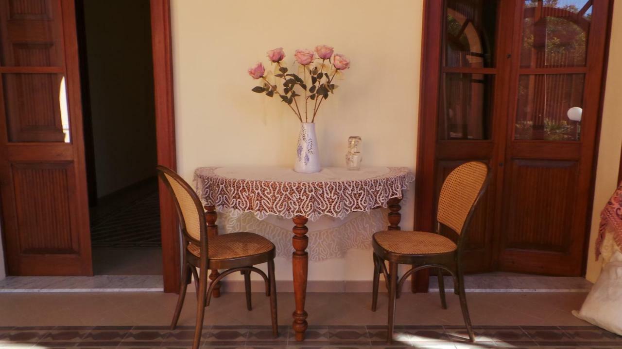 Oasi Ottocento Bed & Breakfast Quartu SantʼElena Exterior foto