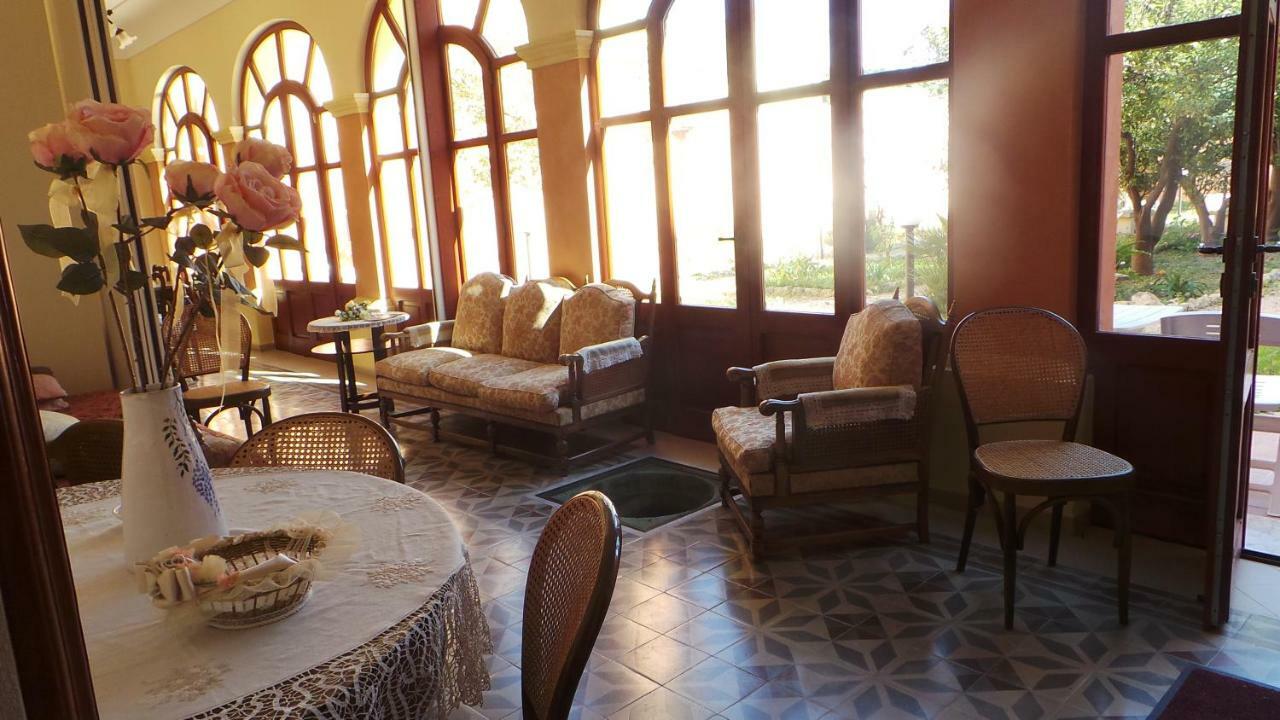 Oasi Ottocento Bed & Breakfast Quartu SantʼElena Exterior foto