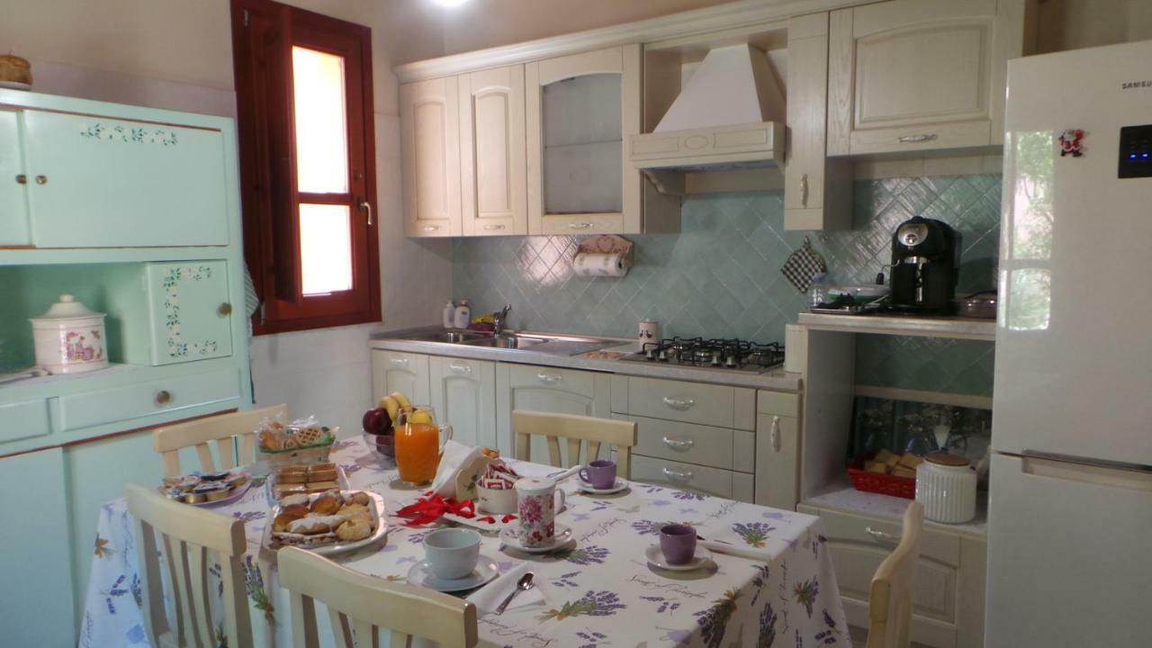 Oasi Ottocento Bed & Breakfast Quartu SantʼElena Exterior foto