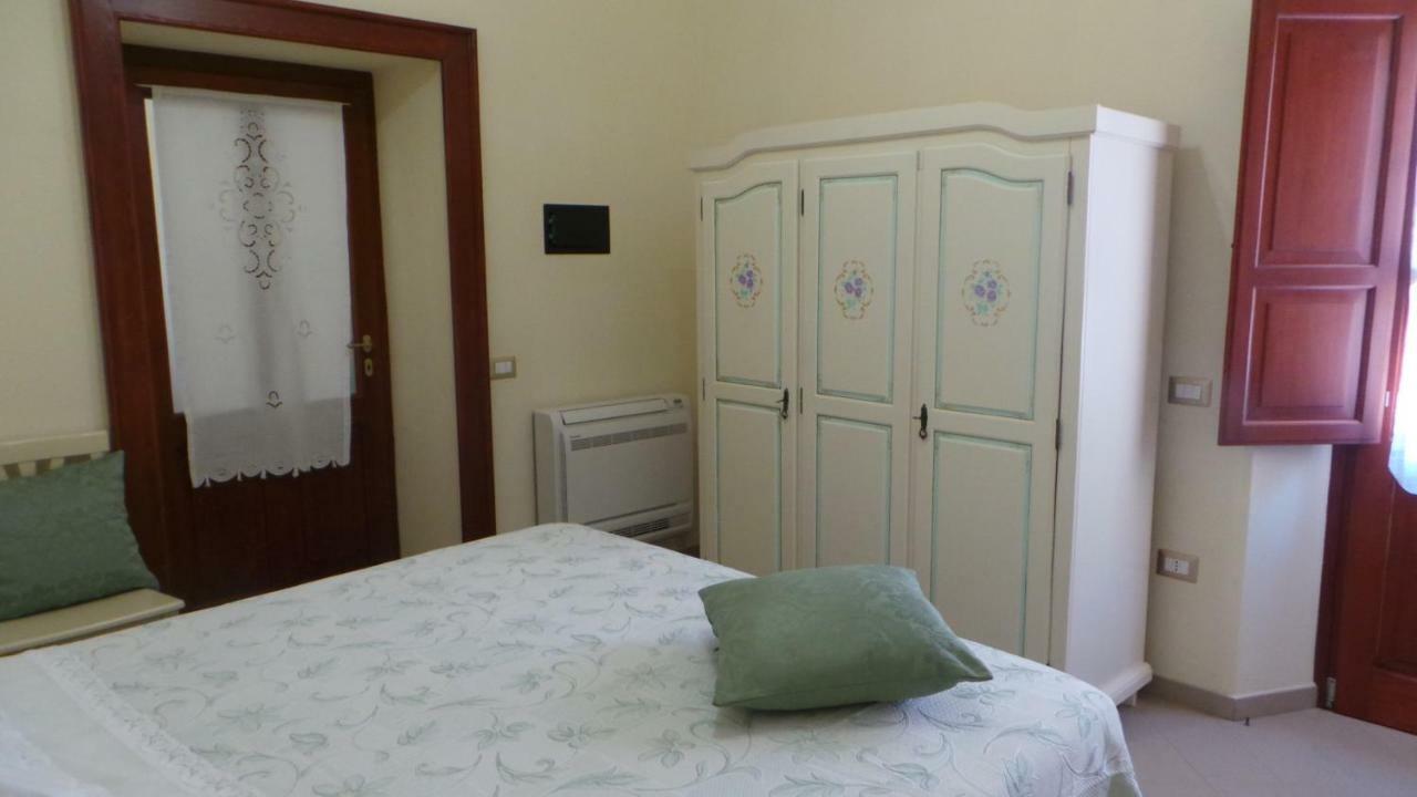 Oasi Ottocento Bed & Breakfast Quartu SantʼElena Exterior foto
